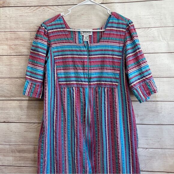 VINTAGE EXPRESSIONS SEERSUCKER PATIO/HOUSE DRESS/ROBE IN MULTICOLOR STRIPES - Picture 3 of 5